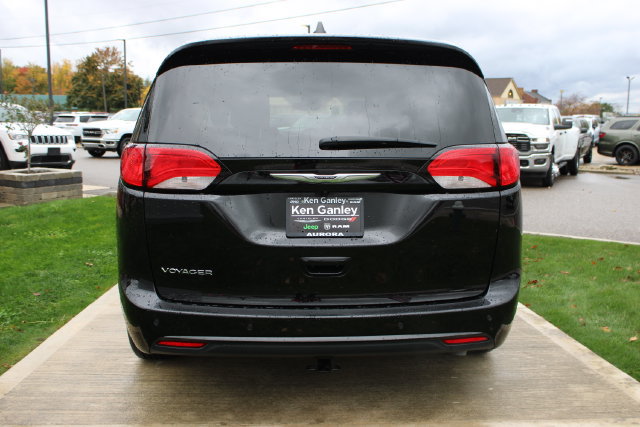 Used 2025 Chrysler Voyager LX FWD image 30