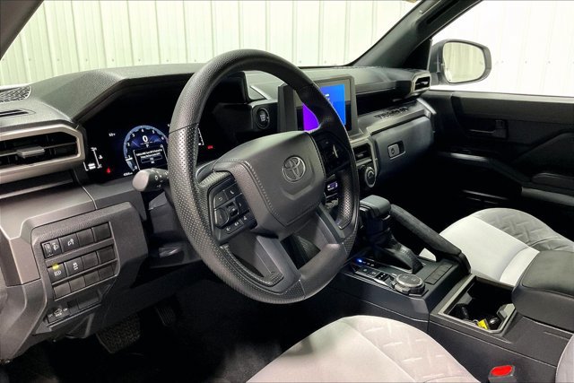 Certified 2025 Toyota Tacoma SR5 AWD/4WD image 15