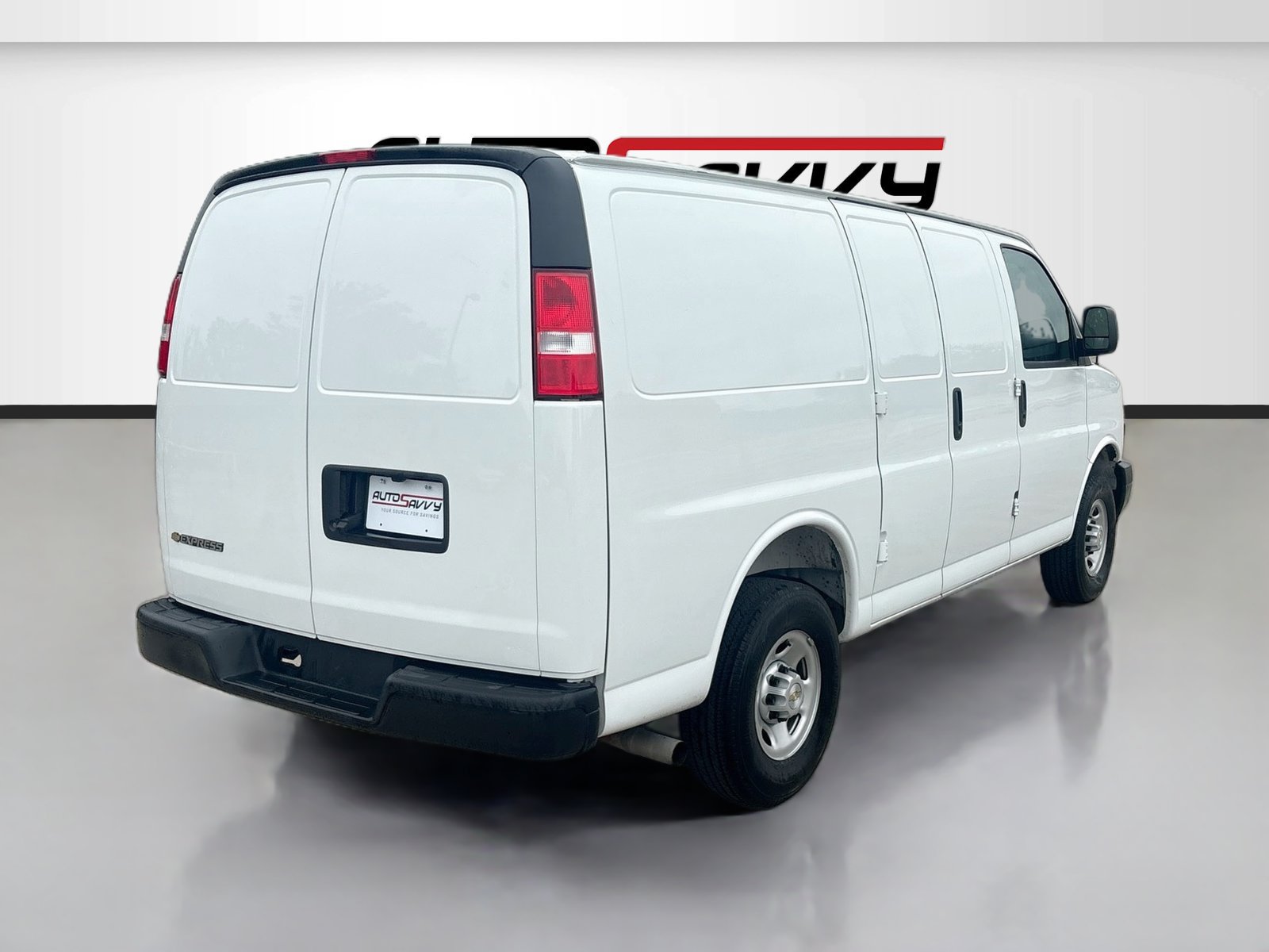 Used 2025 Chevrolet Express 2500 w/ Driver Convenience Package RWD image 7