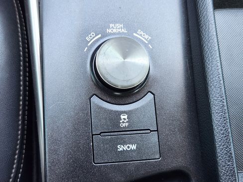 Used 2016 Lexus IS 200t RWD image 27