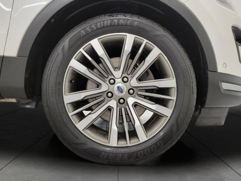 Used 2018 Ford Explorer Platinum image 33