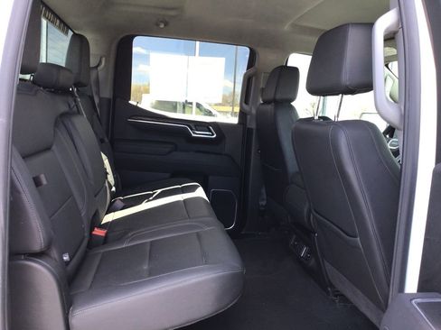 Used 2025 GMC Sierra 1500 SLT image 8