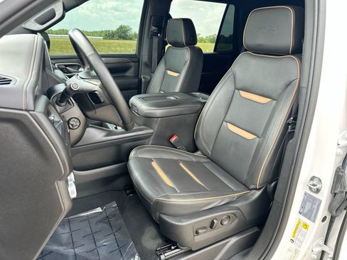 Used 2023 GMC Yukon AT4 AWD/4WD image 11