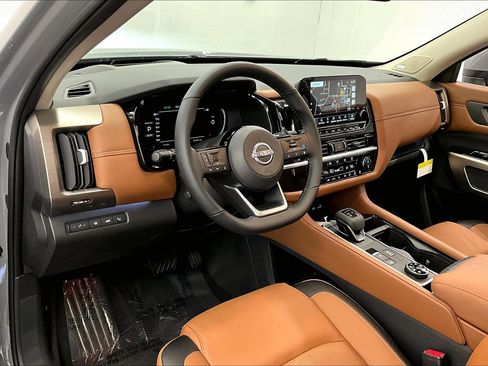 New 2025 Nissan Pathfinder Platinum w/ Lighting Package (N93) AWD/4WD image 7
