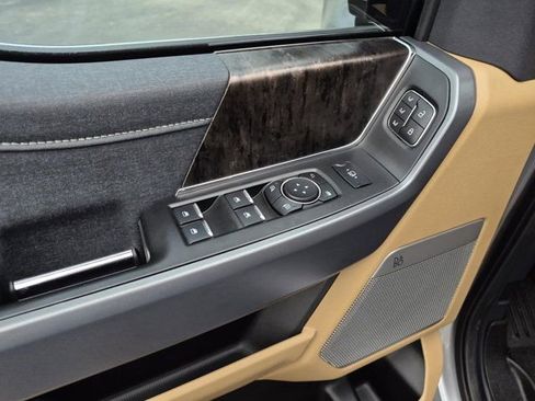 Used 2024 Ford F250 Lariat w/ Lariat Ultimate Package image 13