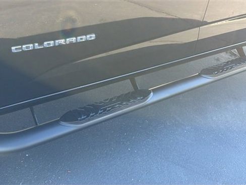 Used 2021 Chevrolet Colorado LT w/ Safety Package image 11