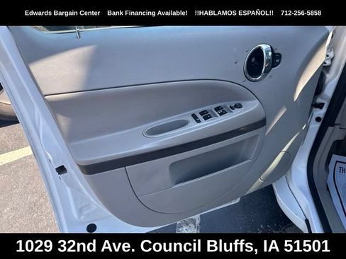 Used 2011 Chevrolet HHR LS FWD image 12