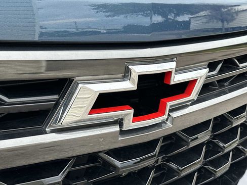 Used 2024 Chevrolet Silverado 1500 ZR2 w/ Technology Package image 10