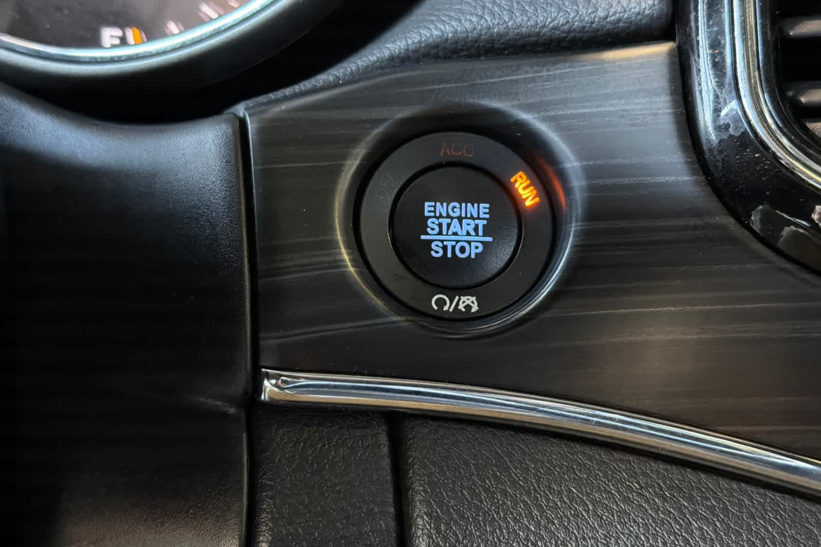 Used 2019 Jeep Grand Cherokee Limited w/ Luxury Group II AWD/4WD image 25