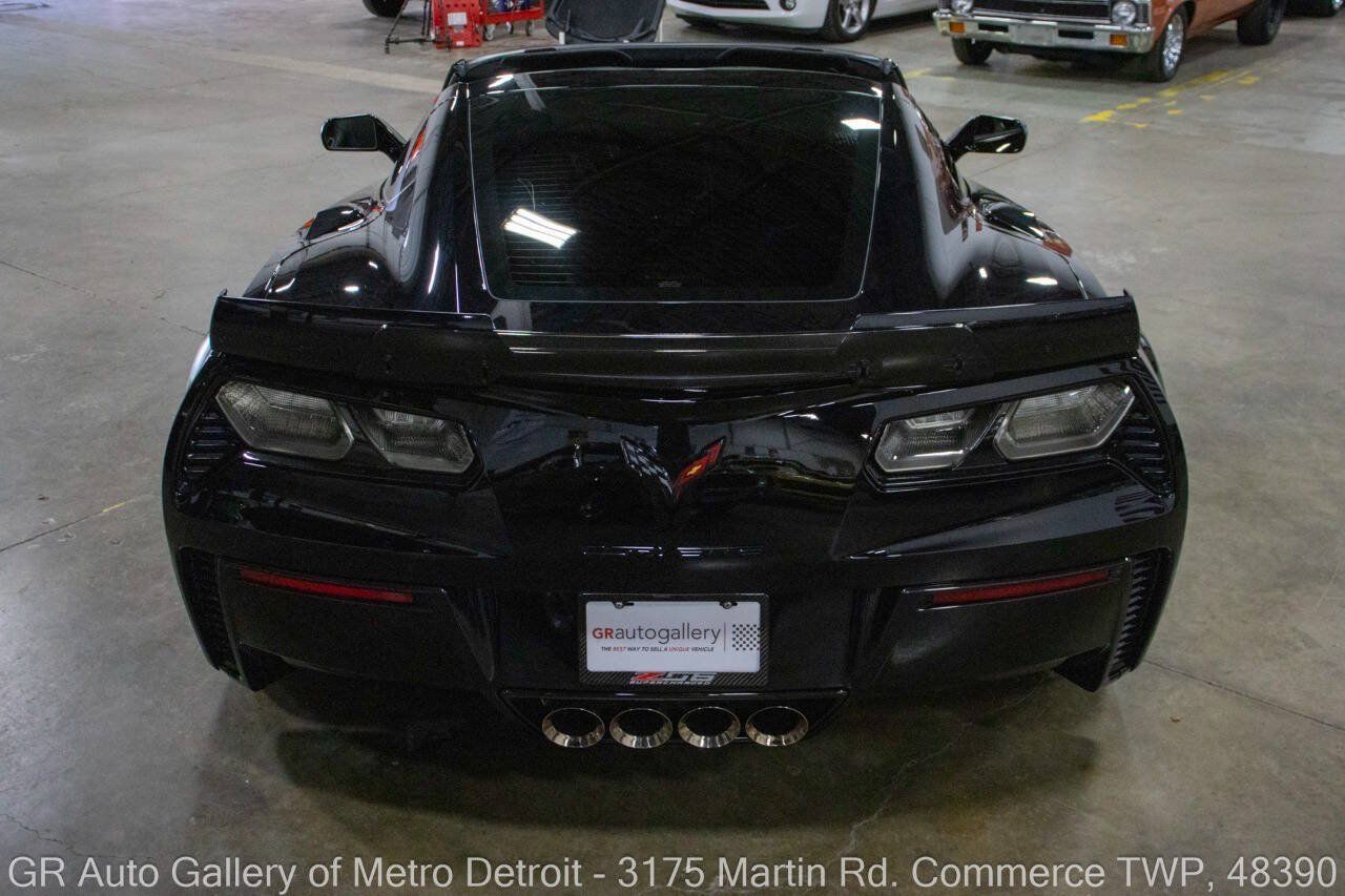 Used 2016 Chevrolet Corvette Z06 w/ 3LZ Preferred Equipment Group RWD image 6