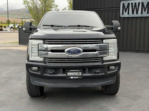 Used 2017 Ford F250 Lariat w/ Lariat Ultimate Package AWD/4WD image 2