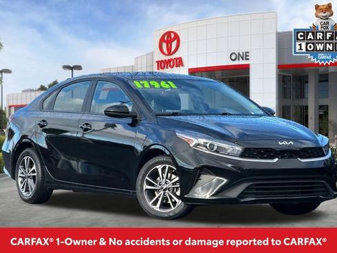 Used 2024 Kia Forte LXS image 2