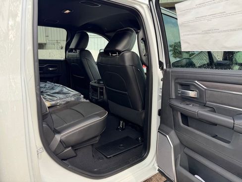 New 2026 RAM 3500 Laramie AWD/4WD image 32