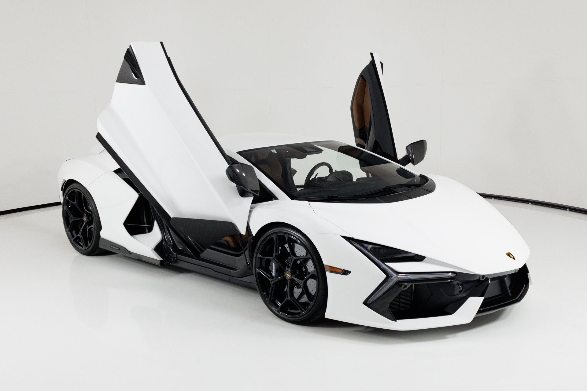 Used 2024 Lamborghini Revuelto AWD/4WD image 61