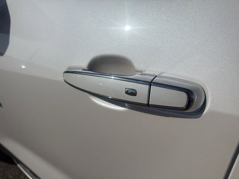 Used 2025 Chevrolet Blazer Premier image 9