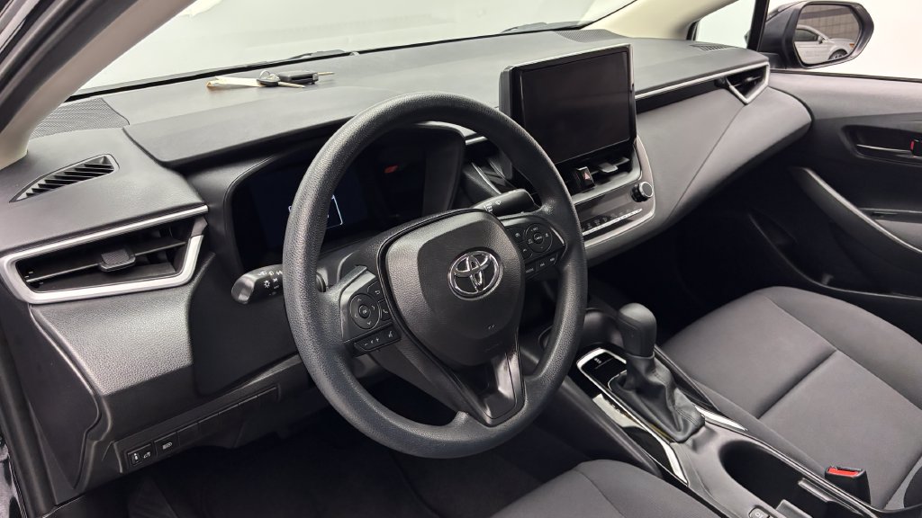 Used 2026 Toyota Corolla LE FWD image 17