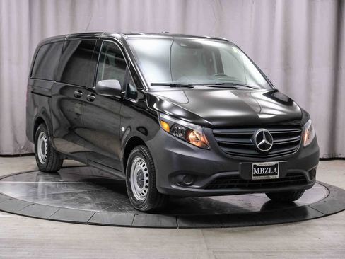 Used 2023 Mercedes-Benz Metris Passenger image 5
