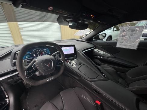 Used 2025 Chevrolet Corvette Z06 image 10