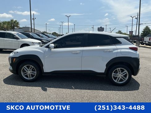 Used 2021 Hyundai Kona SE AWD/4WD image 2