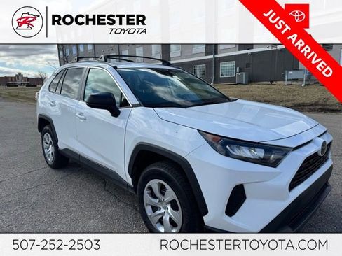 Used 2020 Toyota RAV4 LE image 1