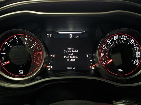 Used 2016 Dodge Challenger R/T Scat Pack w/ Leather Interior Group image 30