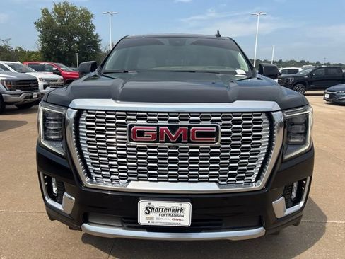 Used 2023 GMC Yukon XL Denali AWD/4WD image 8