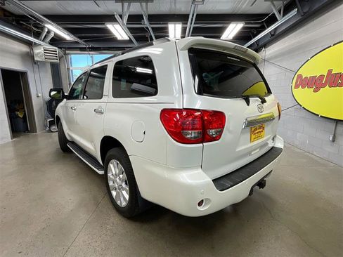 Used 2012 Toyota Sequoia Platinum image 3