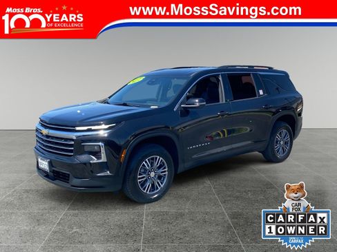 Used 2025 Chevrolet Traverse LT FWD image 1