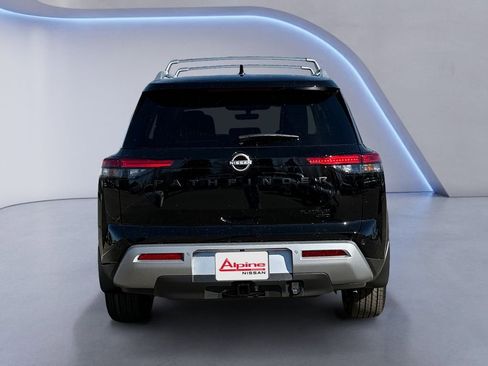 New 2025 Nissan Pathfinder Platinum w/ Black Appearance Package image 4