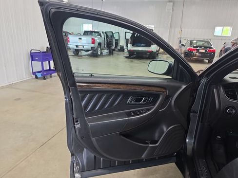 Used 2019 Ford Taurus Limited AWD/4WD image 24