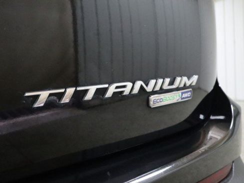 Used 2017 Ford Edge Titanium w/ Equipment Group 302A AWD/4WD image 26