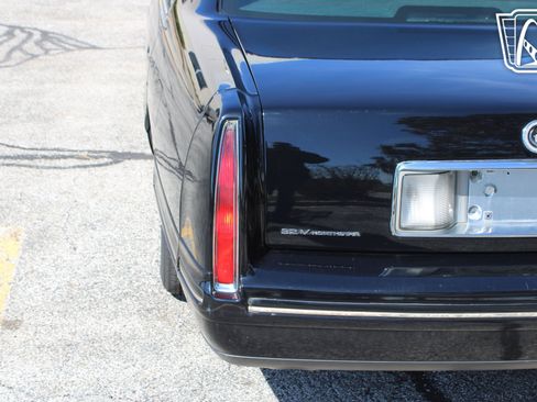 Used 1999 Cadillac De Ville Concours image 33