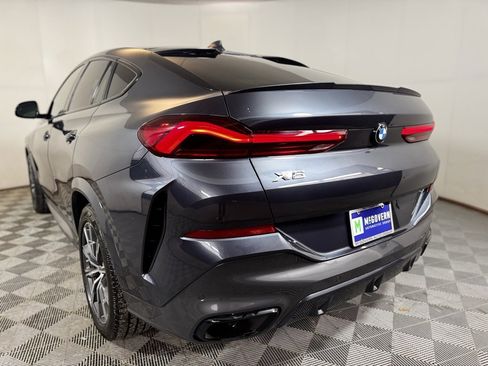 Used 2022 BMW X6 xDrive40i w/ M Sport Package image 3