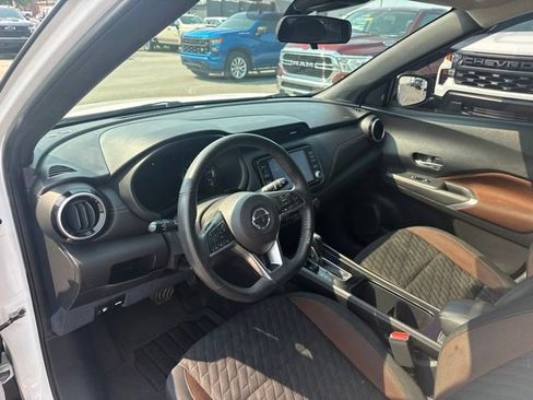 Used 2021 Nissan Kicks SR FWD image 9