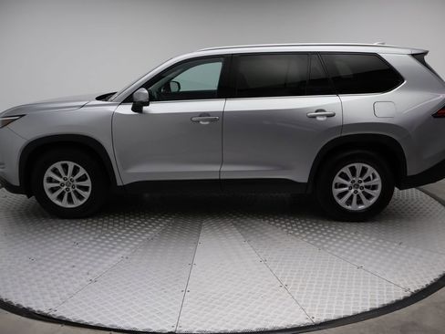 Certified 2025 Toyota Grand Highlander FWD image 12