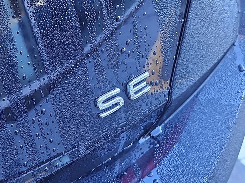 Certified 2023 Volkswagen Jetta SE w/ Panoramic Sunroof Package image 6