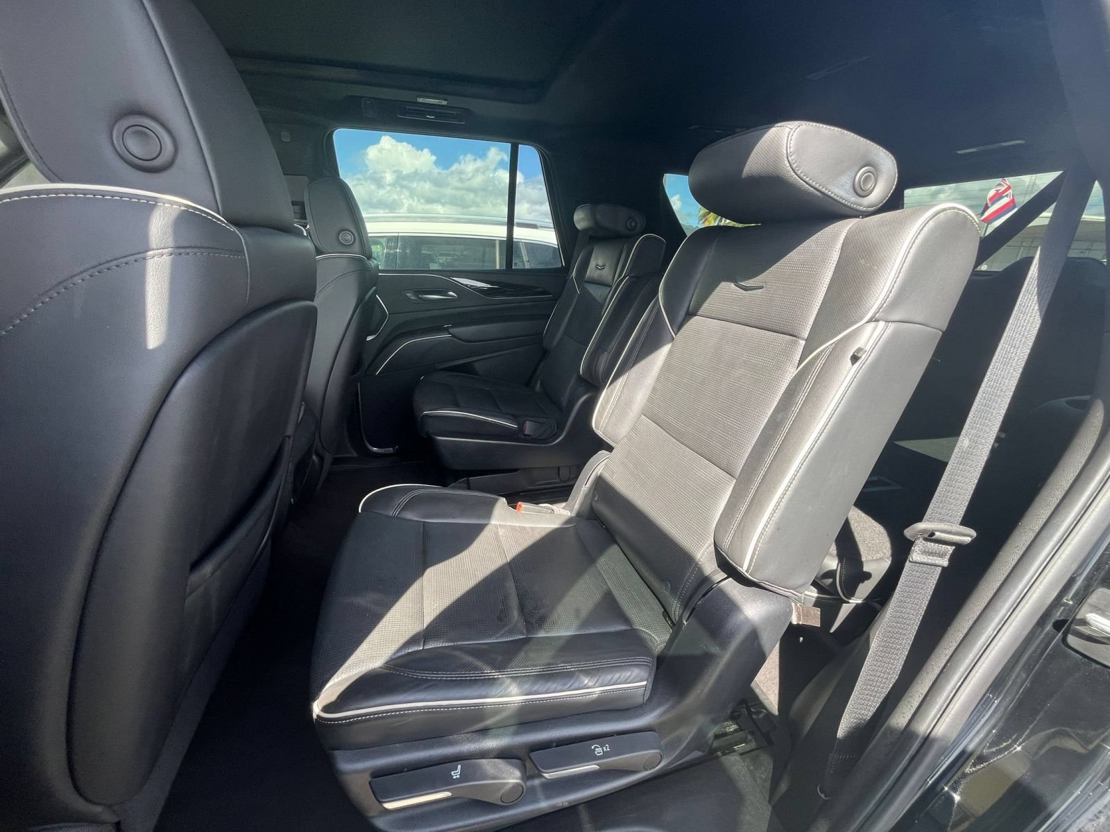 Used 2023 Cadillac Escalade Sport AWD/4WD image 34