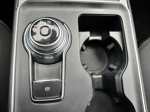 Certified 2021 Ford Edge SE image 14