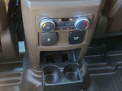 Used 2022 Ford Explorer King Ranch w/ Premium Technology Package image 22