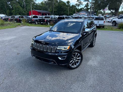 Used 2017 Jeep Grand Cherokee Overland w/ Jeep Active Safety Group AWD/4WD image 31