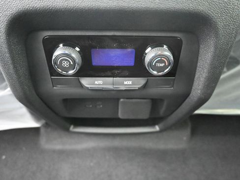 New 2026 Chevrolet Traverse Z71 w/ Enhanced Driving Package AWD/4WD image 24