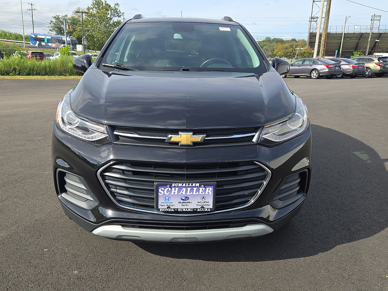 Used 2022 Chevrolet Trax LT w/ LT Convenience Package AWD/4WD image 2