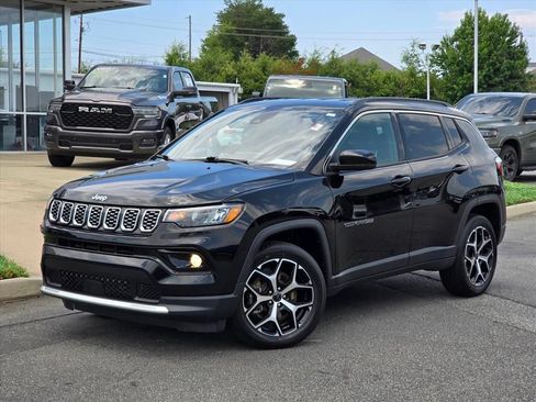 Used 2025 Jeep Compass Limited AWD/4WD image 2