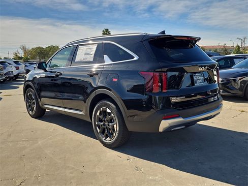 New 2026 Kia Sorento S image 6