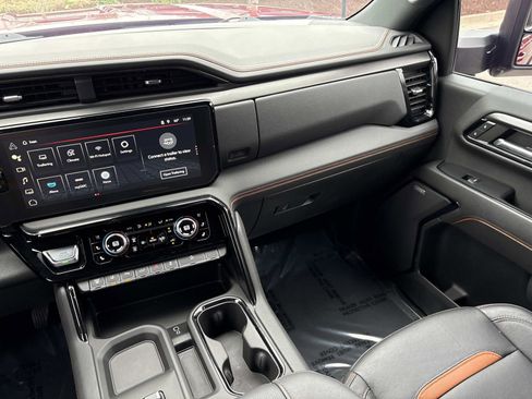 Used 2024 GMC Sierra 2500 AT4 w/ AT4 Premium Plus Package image 28