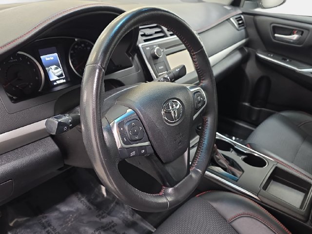 Used 2017 Toyota Camry SE FWD image 14