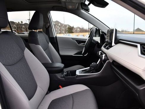 Used 2023 Toyota RAV4 XLE w/ Convenience Package image 25