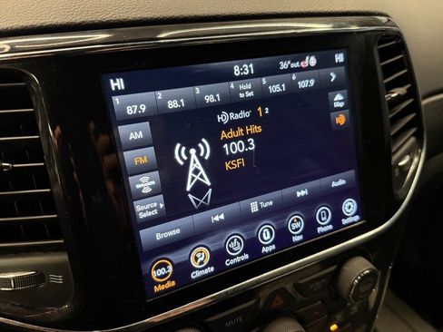 Used 2022 Jeep Grand Cherokee Laredo X AWD/4WD image 11