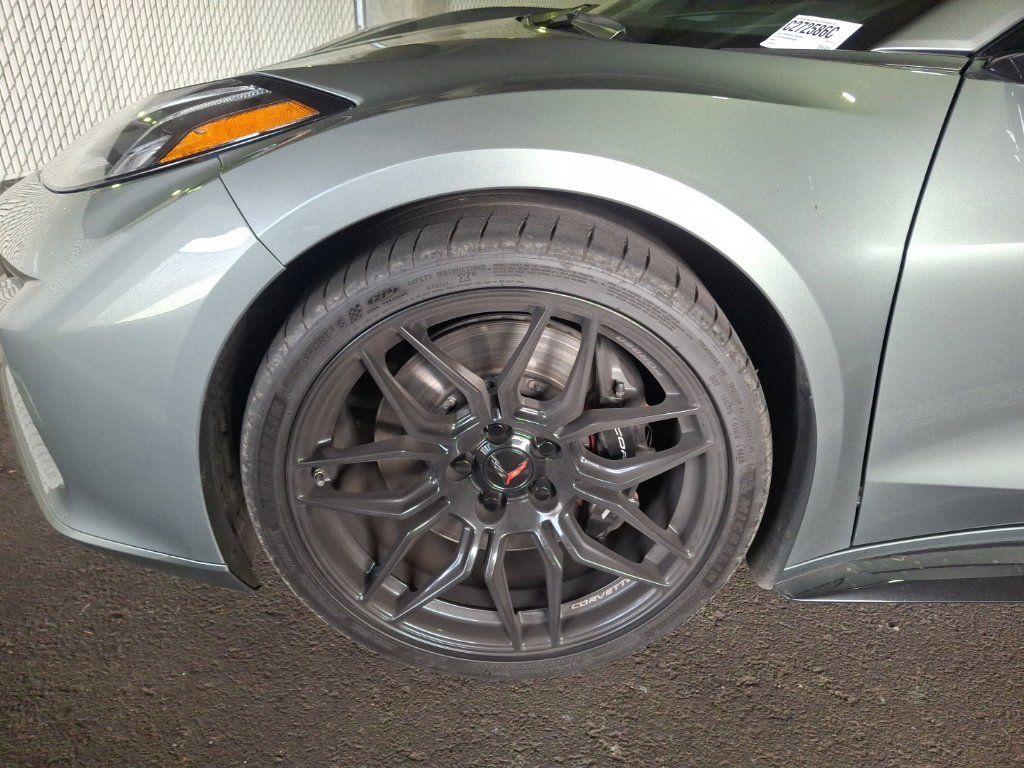 Used 2024 Chevrolet Corvette Z06 RWD image 6