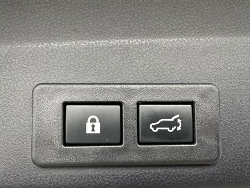 Used 2023 Subaru Ascent Premium w/ Convenience Package image 23